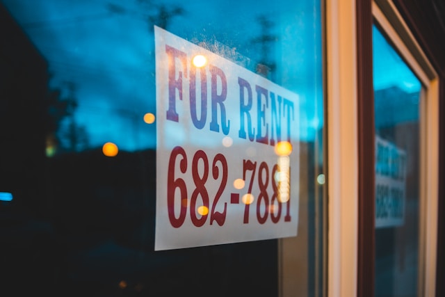 for rent sign in window